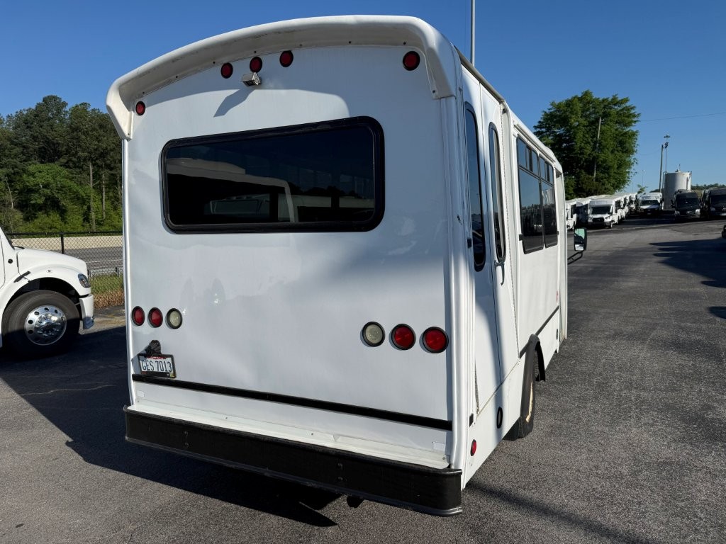 2014 Champion Challenger Shuttle Bus