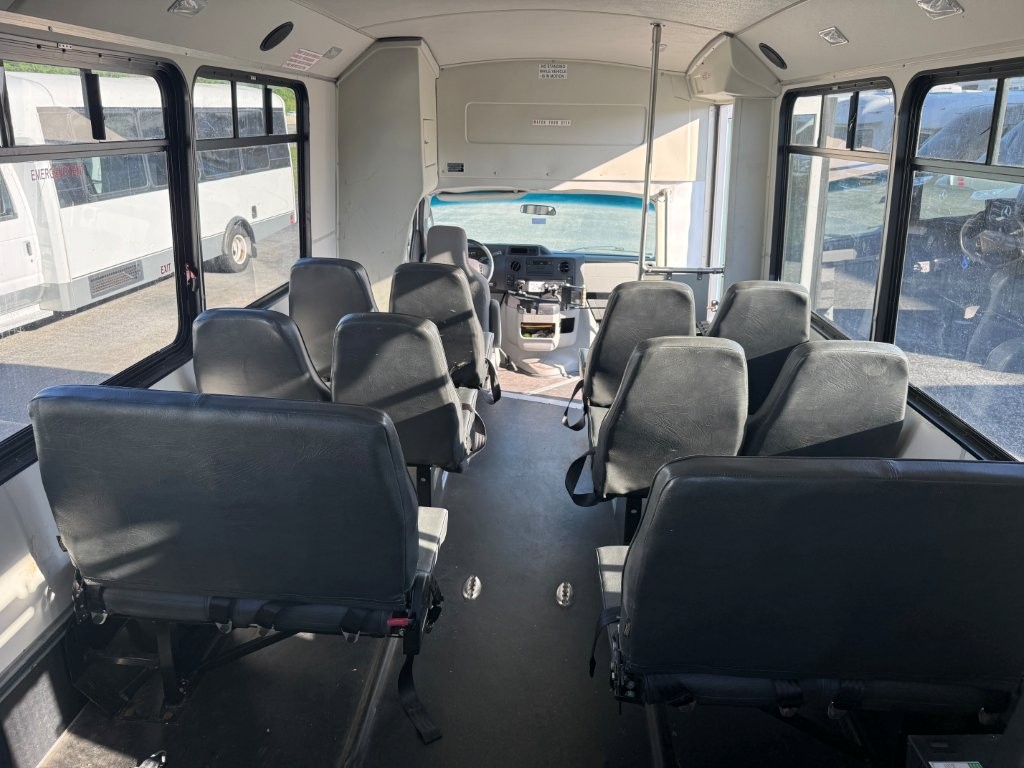 2014 Champion Challenger Shuttle Bus