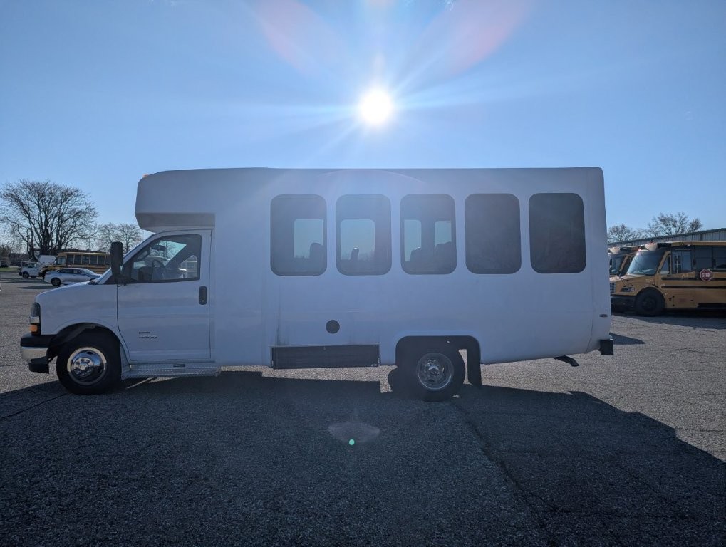 2025 Diamond Shuttle Bus