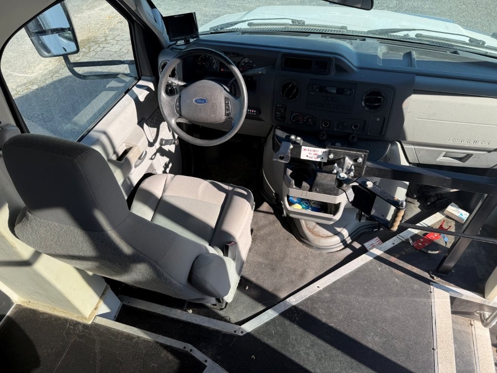 2014 Champion Challenger Shuttle Bus