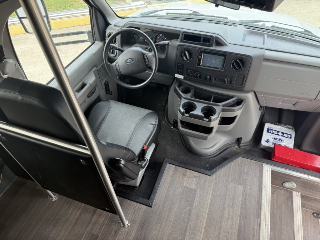 2019 Starcraft Allstar Executive Shuttle Bus