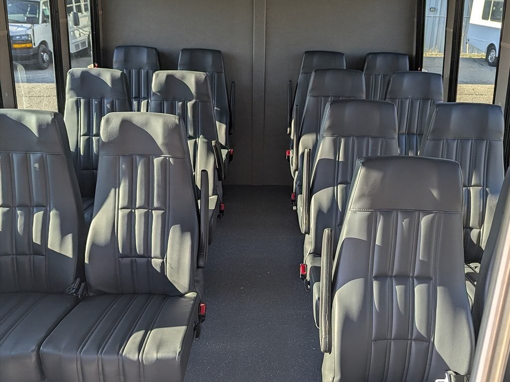 2025 Diamond Shuttle Bus