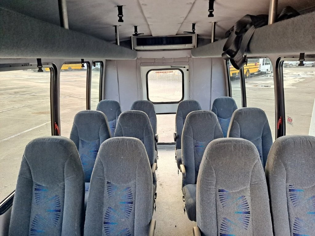 2016 Starcraft Starquest Shuttle Bus