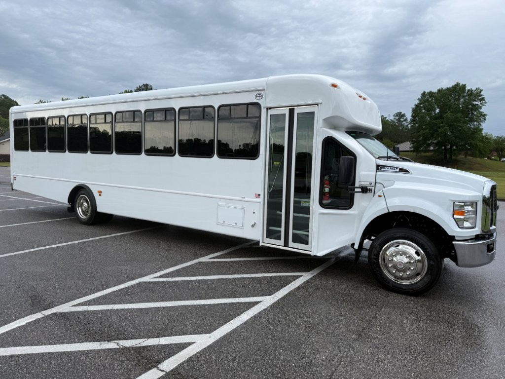 2027 Starcraft XLT SC-20 Shuttle Bus