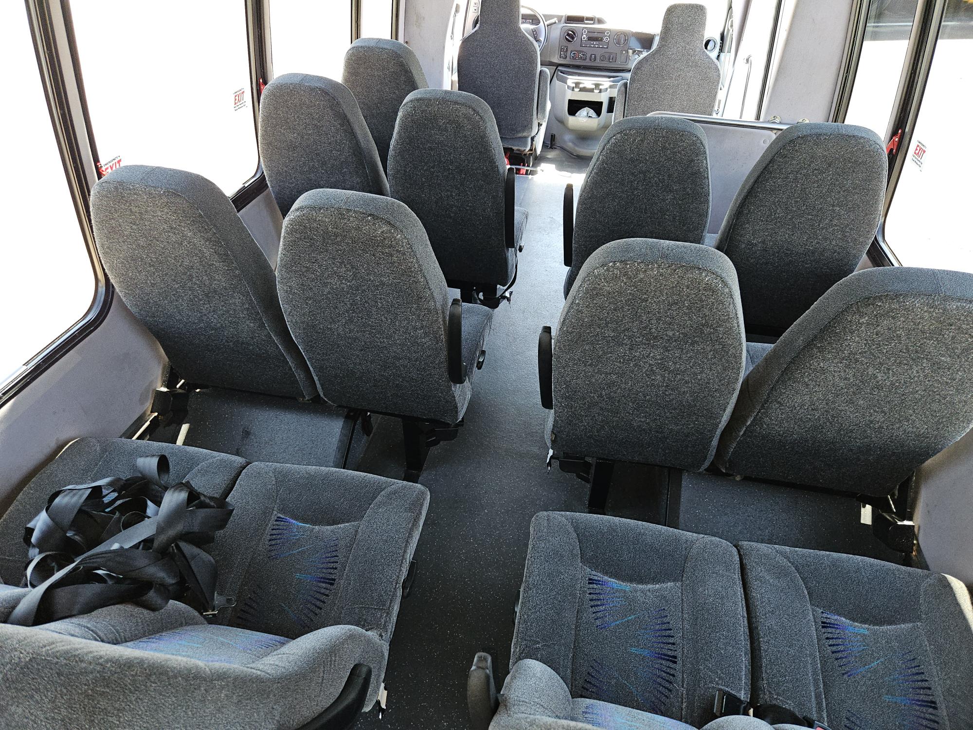 2016 Starcraft Starquest Shuttle Bus
