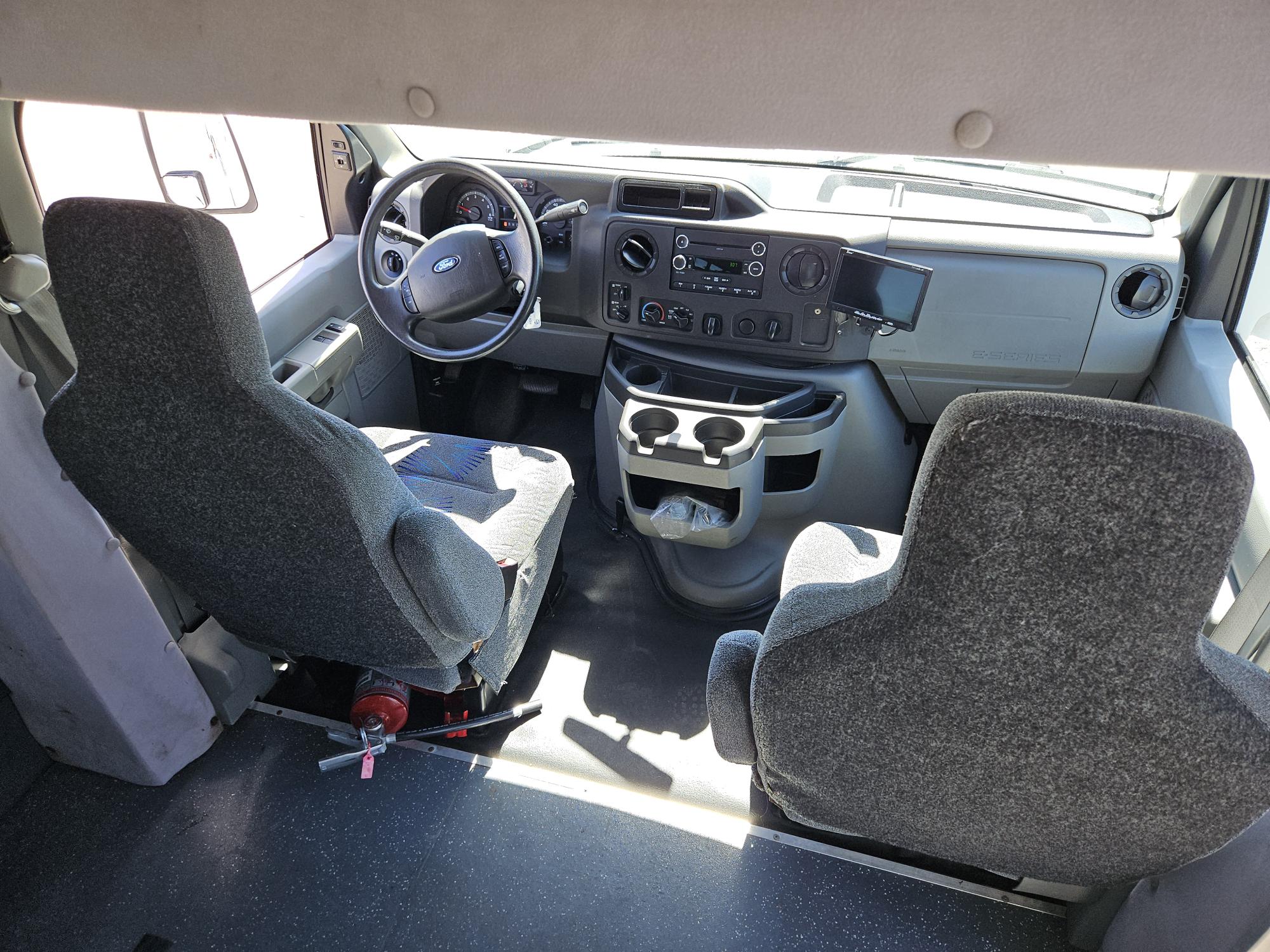 2016 Starcraft Starquest Shuttle Bus