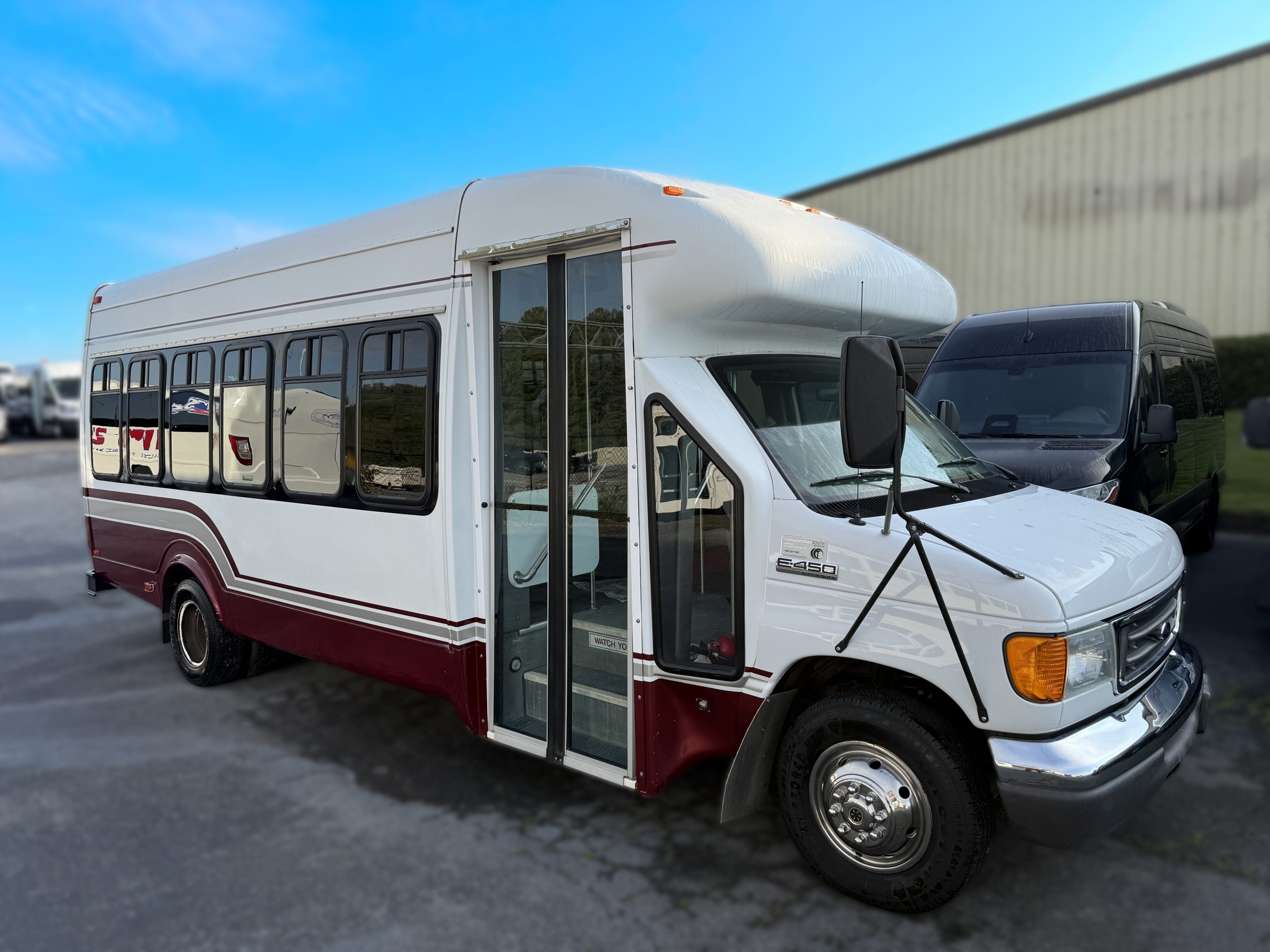 2007 StarTrans Senator