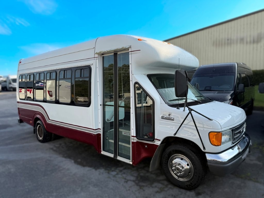 2007 StarTrans Senator