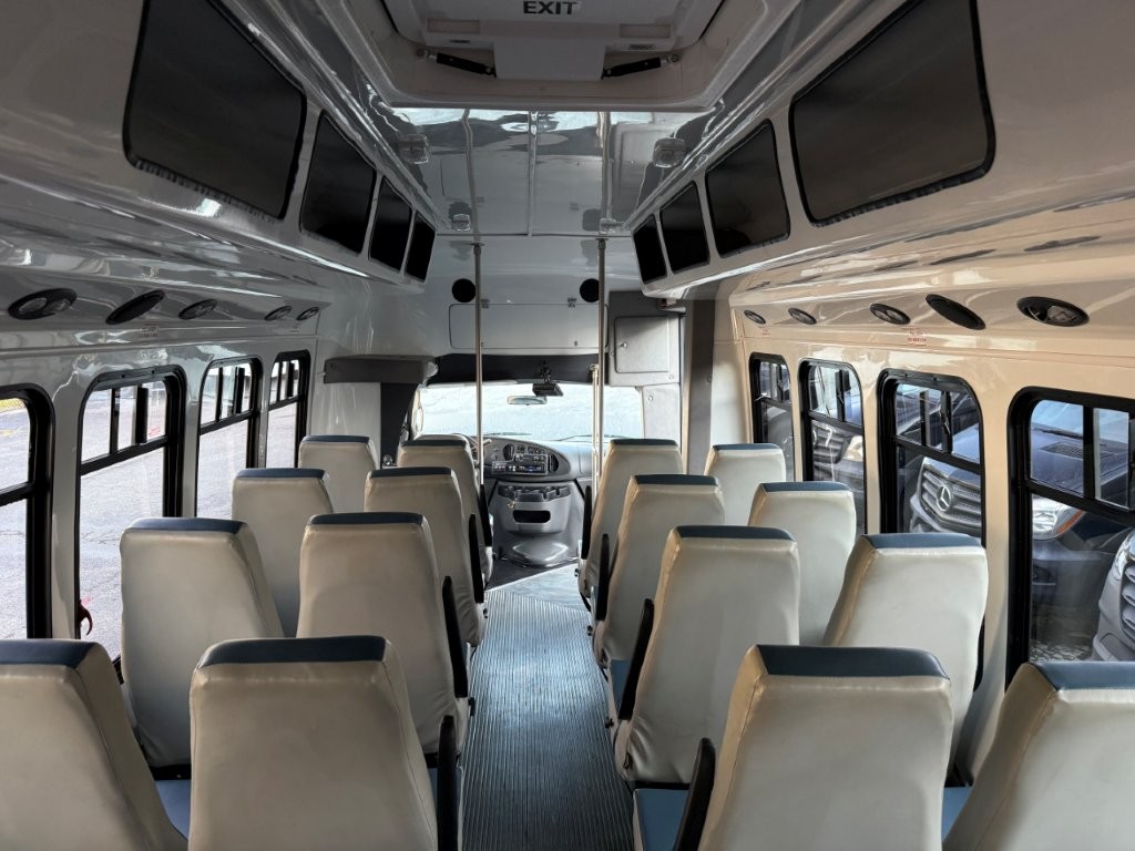 2007 StarTrans Senator